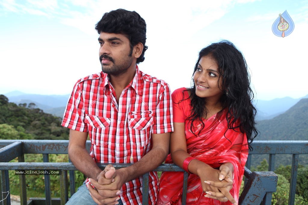 Naluguru Snehitula Katha Movie Stills - 9 / 43 photos
