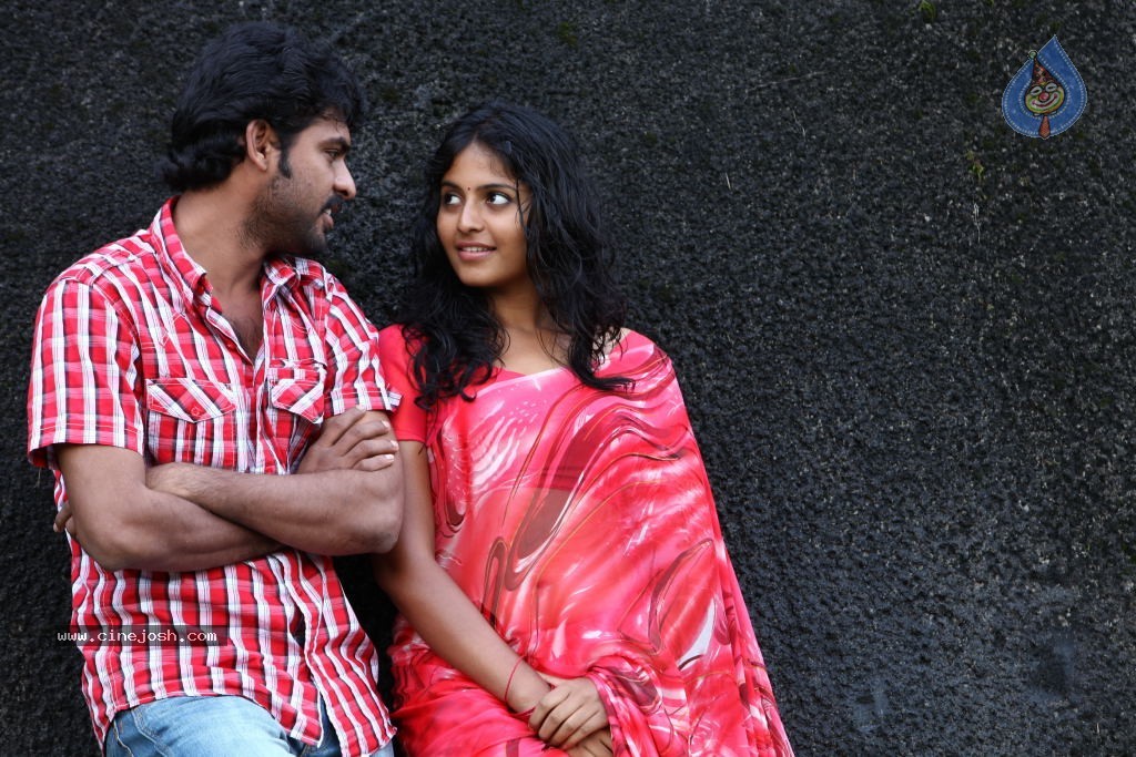 Naluguru Snehitula Katha Movie Stills - 25 / 43 photos