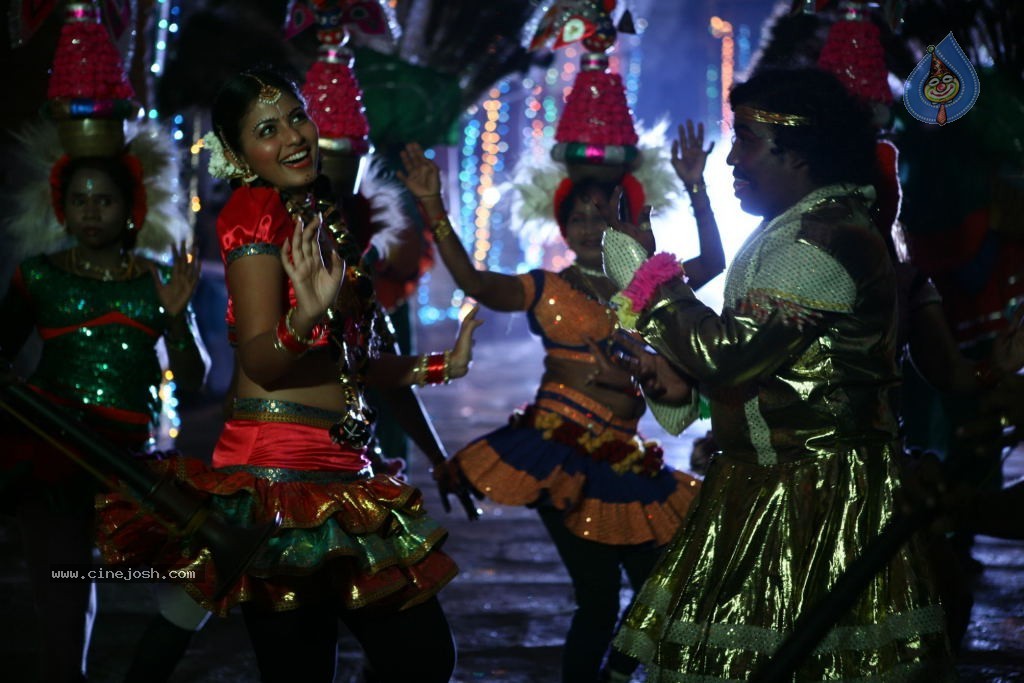 Naluguru Snehitula Katha Movie Stills - 27 / 43 photos