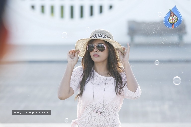 Nandita Swetha Stills From Kathiruppor Pattiyal Movie - 6 / 6 photos