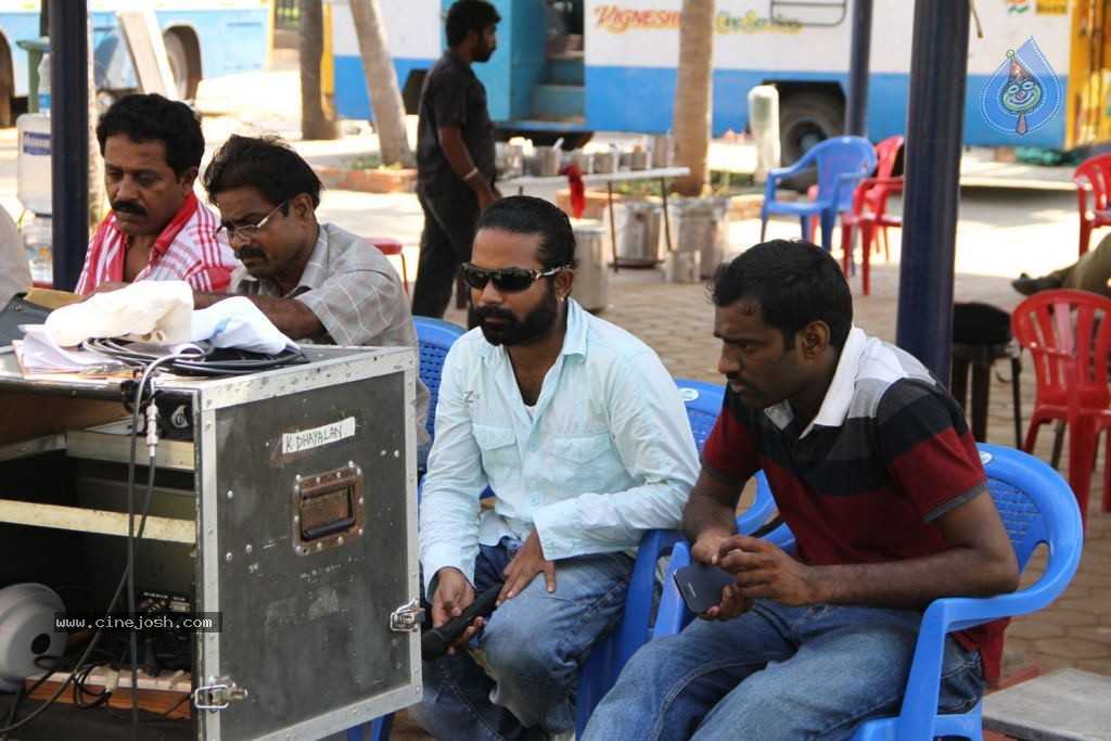 Naveena Saraswathi Sabatham Tamil Movie Stills - 15 / 59 photos