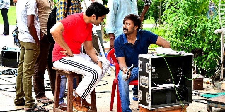 Nayaki Movie Photos and Posters - 33 / 35 photos