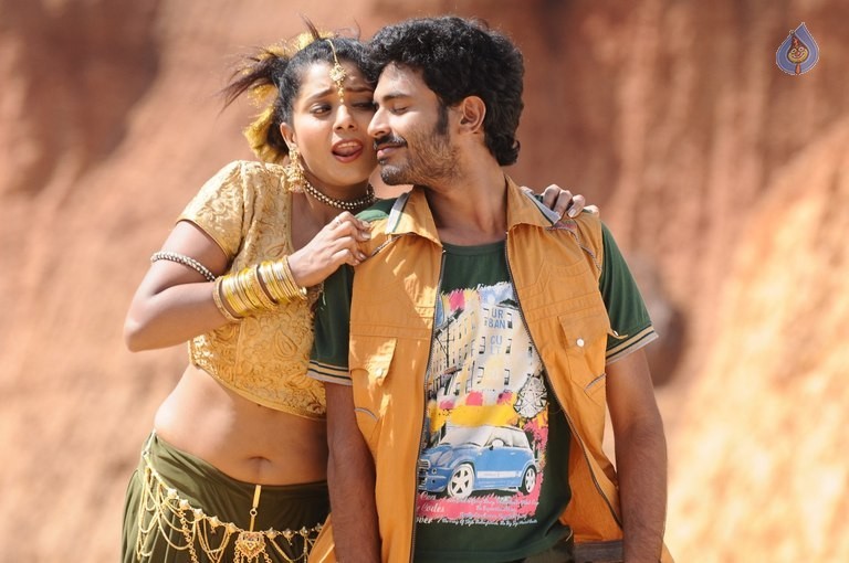 Nee Enna Maayam Seithai Tamil Film Photos - 38 / 38 photos