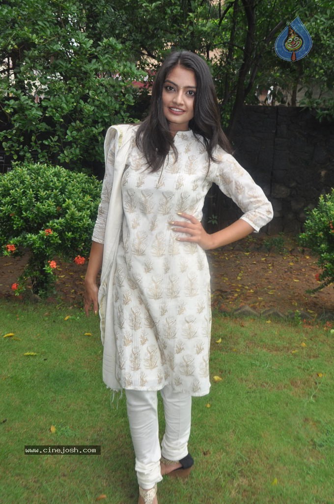 Nee Naan Mattum Tamil Movie Stills - 15 / 30 photos