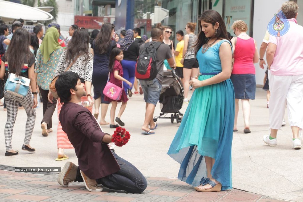 Nee Naan Nizhal Tamil Movie Stills - 28 / 67 photos