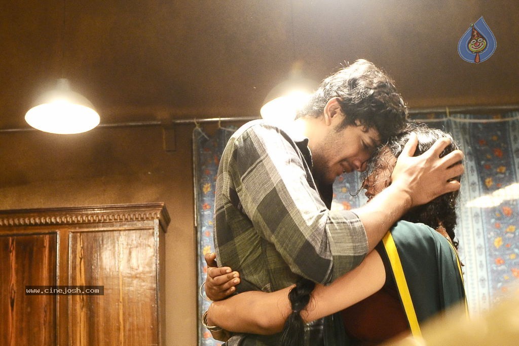 Neeku Naaku Dash Dash Movie Stills - 22 / 57 photos