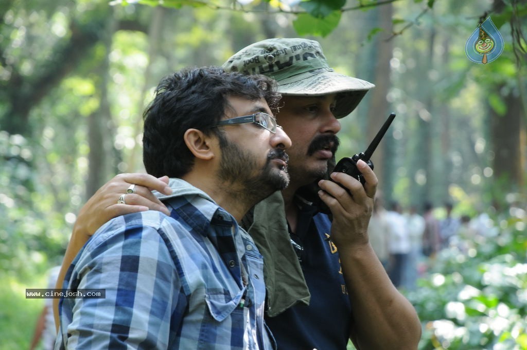 Neeku Naaku Dash Dash Movie Stills - 30 / 57 photos