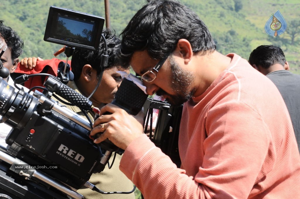 Neeku Naaku Dash Dash Movie Stills - 34 / 57 photos