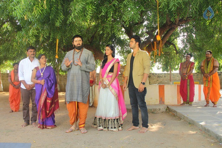 Neelampati Ammoru Movie Photos - 29 / 42 photos