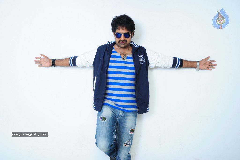 Nenu Chala Worst Movie Posters - 11 / 21 photos