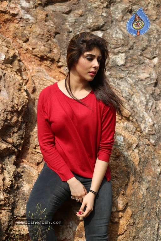 Nenu Kidnap Iyanu Movie Photos - 6 / 14 photos