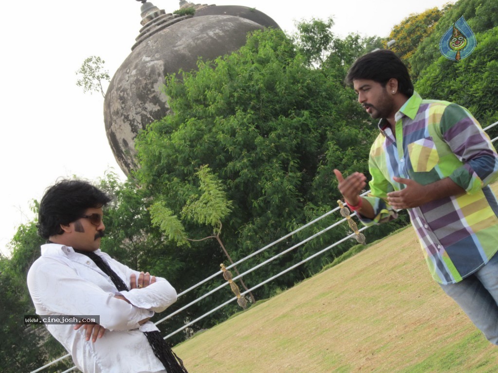 Nenu Nene Ramune Movie Hot Stills - 11 / 52 photos