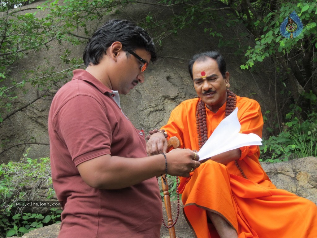 Nenu Nene Ramune Movie Hot Stills - 23 / 52 photos