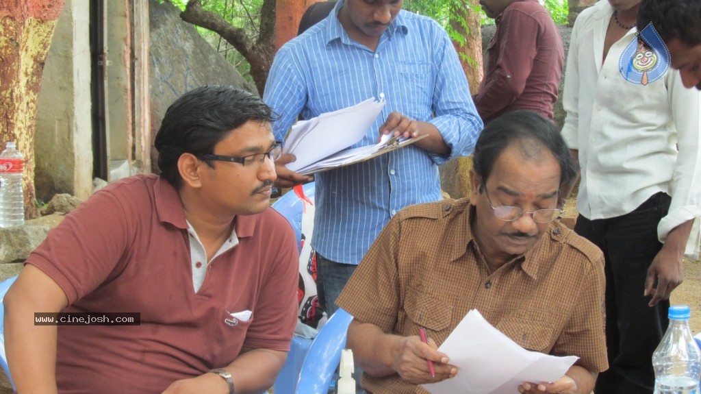 Nenu Nene Ramune Movie Hot Stills - 27 / 52 photos