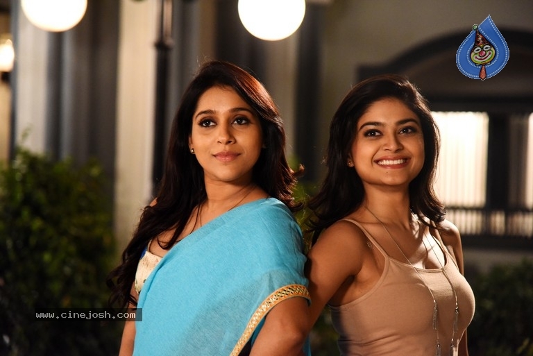 Next Nuvve Movie Working Photos - 13 / 22 photos