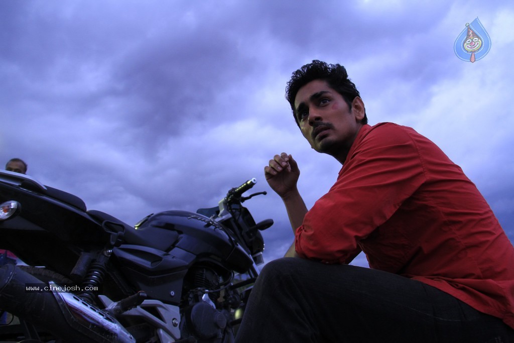 NH 4 Movie Stills n Walls - 29 / 51 photos