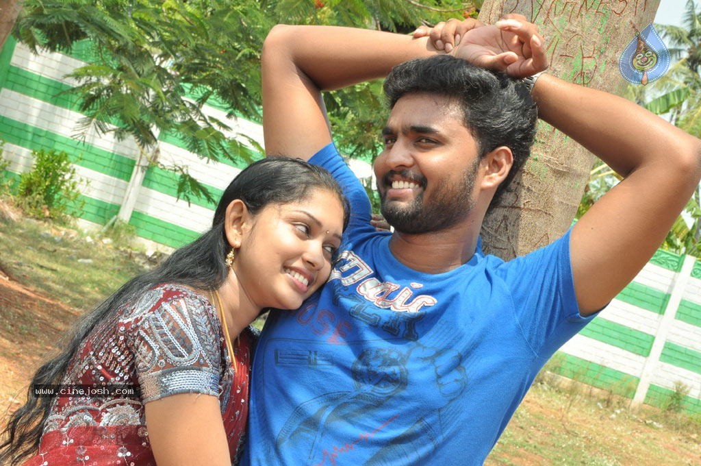 Nila Meethu Kadhal Tamil Movie Stills - 35 / 58 photos