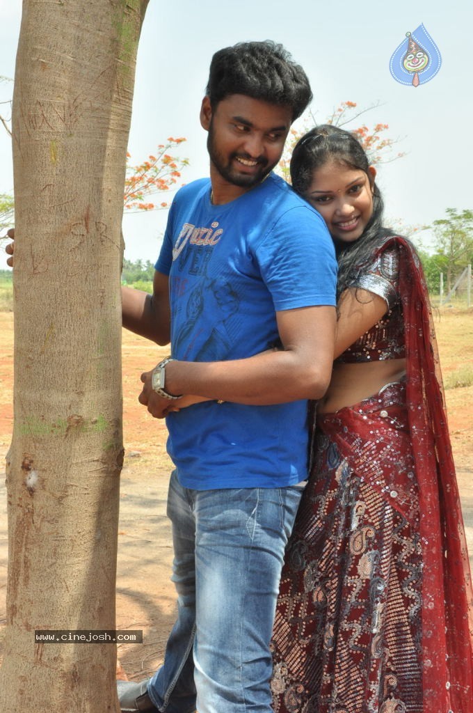 Nila Meethu Kadhal Tamil Movie Stills - 40 / 58 photos