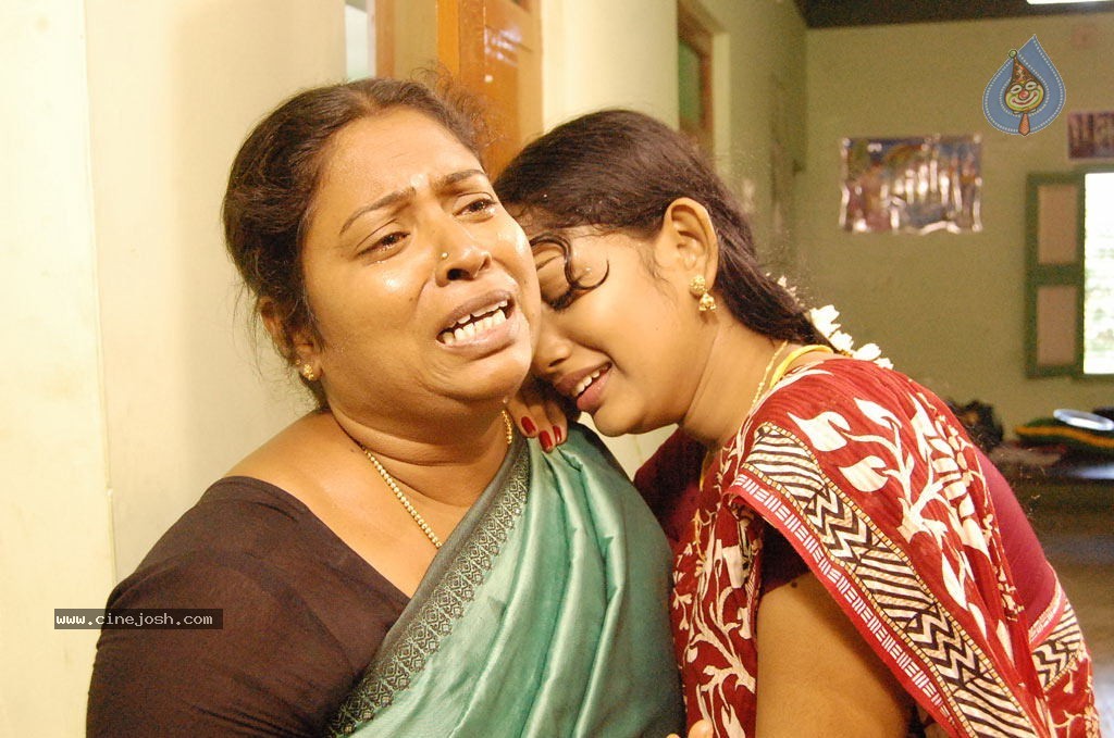 Nila Methu Kathal Tamil Movie Hot Stills - 43 / 70 photos