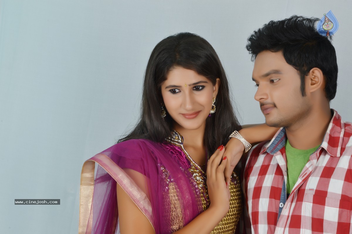 Niluvave Vaalu Kanuladana Movie Stills - 5 / 29 photos