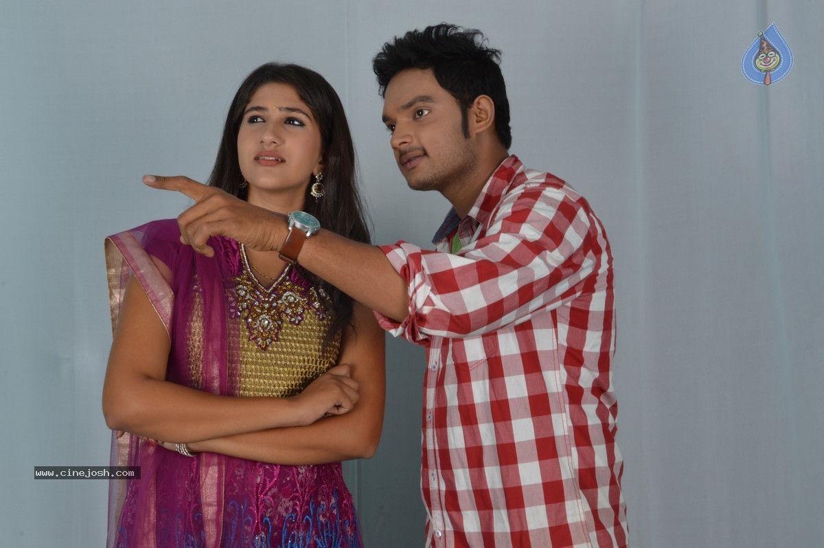 Niluvave Vaalu Kanuladana Movie Stills - 7 / 29 photos