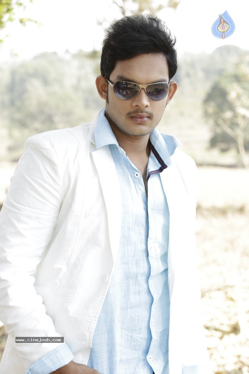 Niluvave Vaalu Kanuladana Movie Stills - 9 / 29 photos