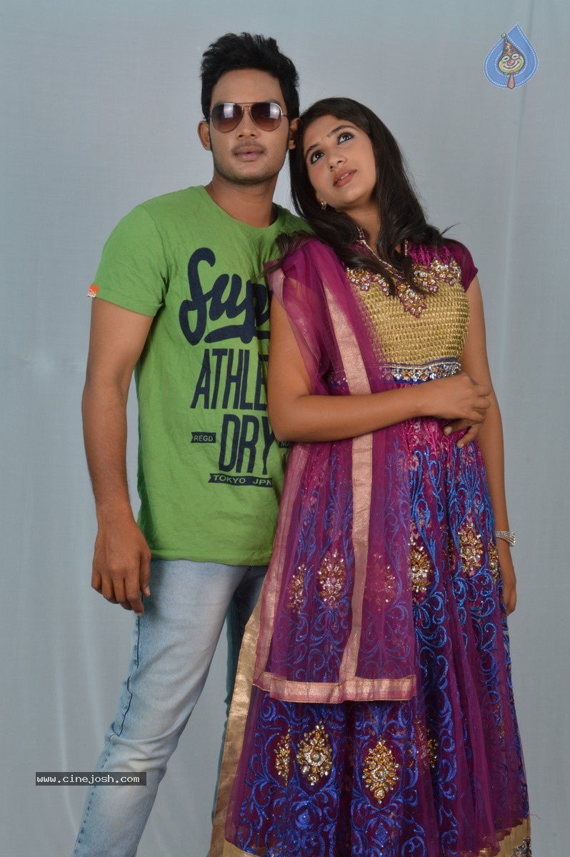 Niluvave Vaalu Kanuladana Movie Stills - 10 / 29 photos