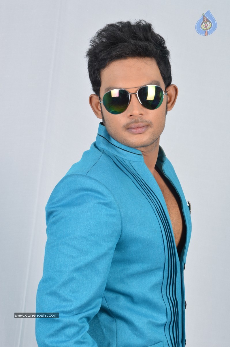 Niluvave Vaalu Kanuladana Movie Stills - 11 / 29 photos