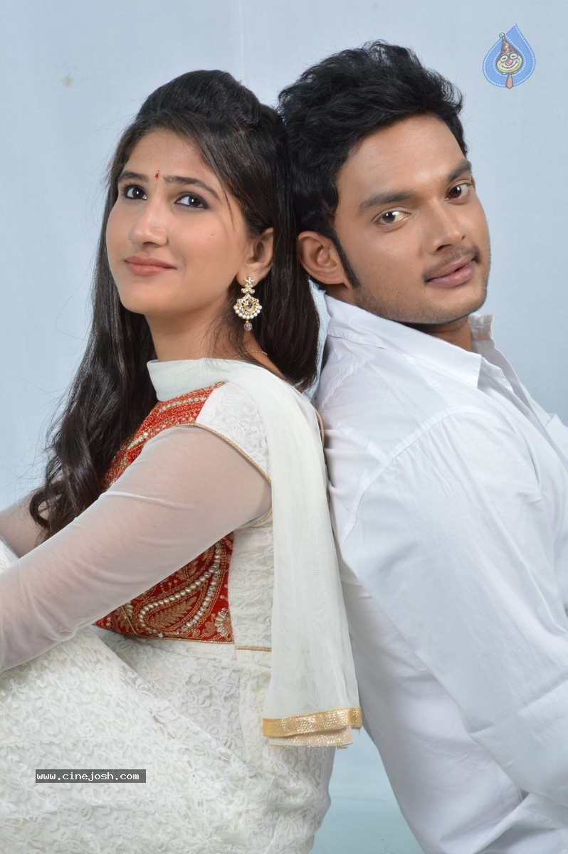 Niluvave Vaalu Kanuladana Movie Stills - 12 / 29 photos