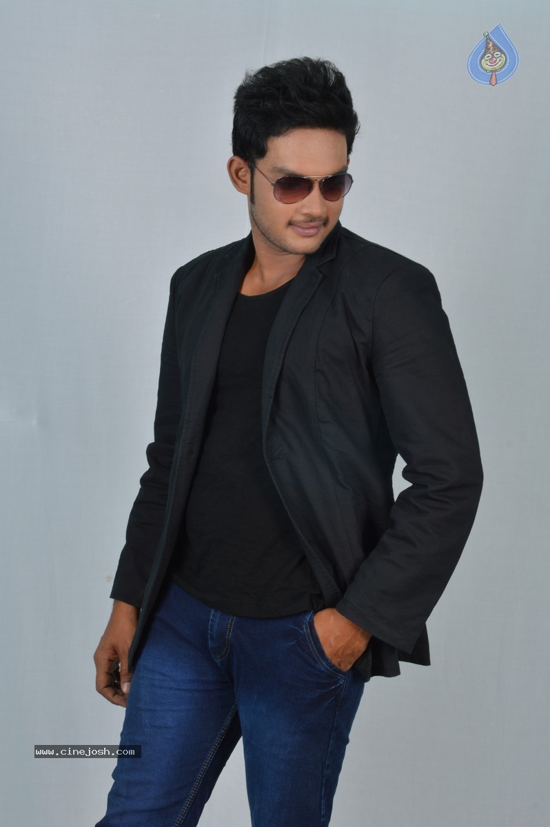 Niluvave Vaalu Kanuladana Movie Stills - 13 / 29 photos