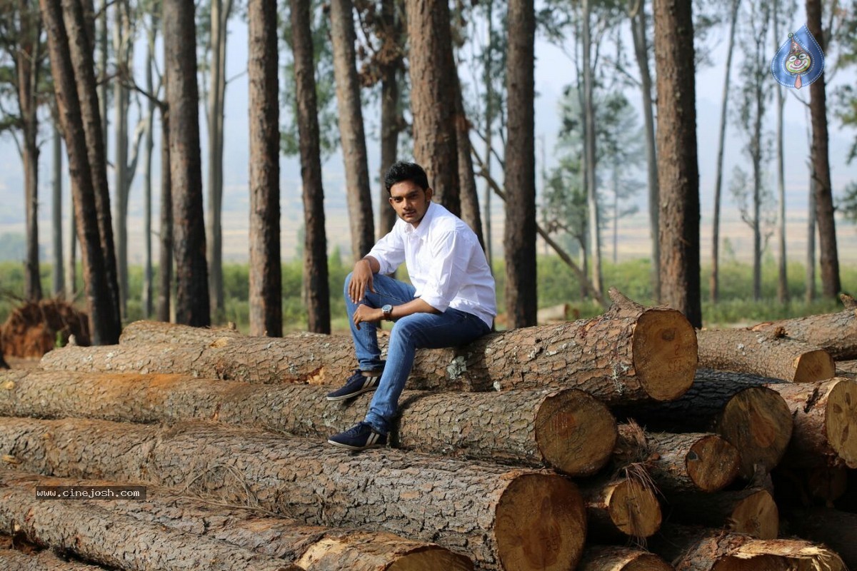 Niluvave Vaalu Kanuladana Movie Stills - 17 / 29 photos