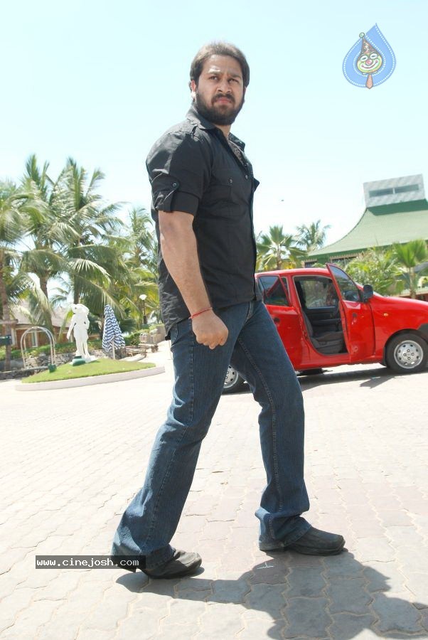 Ninaivil Nindraval Tamil Movie Stills - 30 / 124 photos