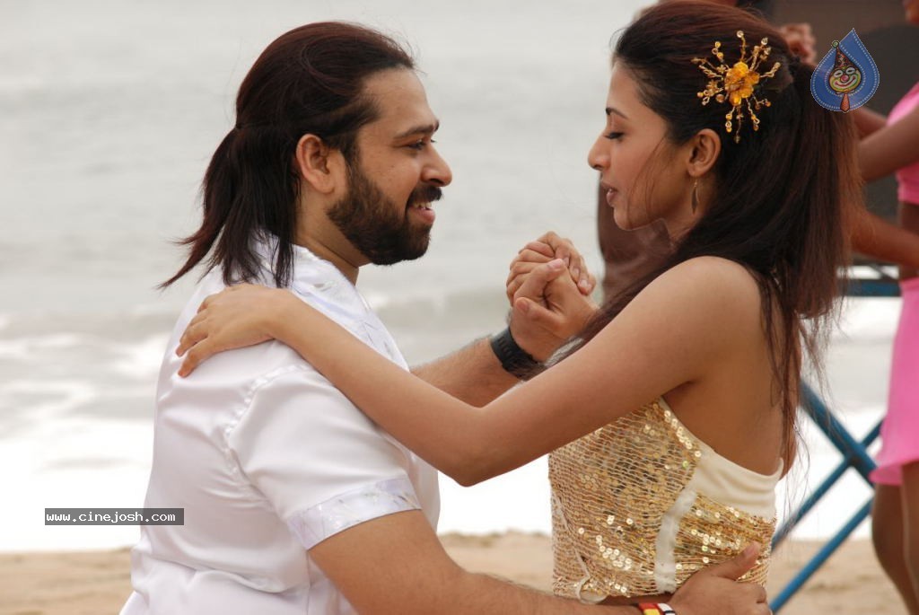 Ninaivil Nindraval Tamil Movie Stills - 47 / 124 photos