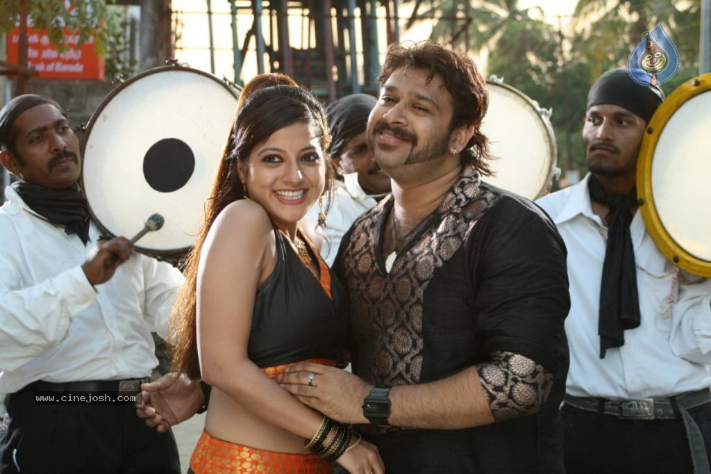 Ninaivil Nindraval Tamil Movie Stills - 49 / 124 photos