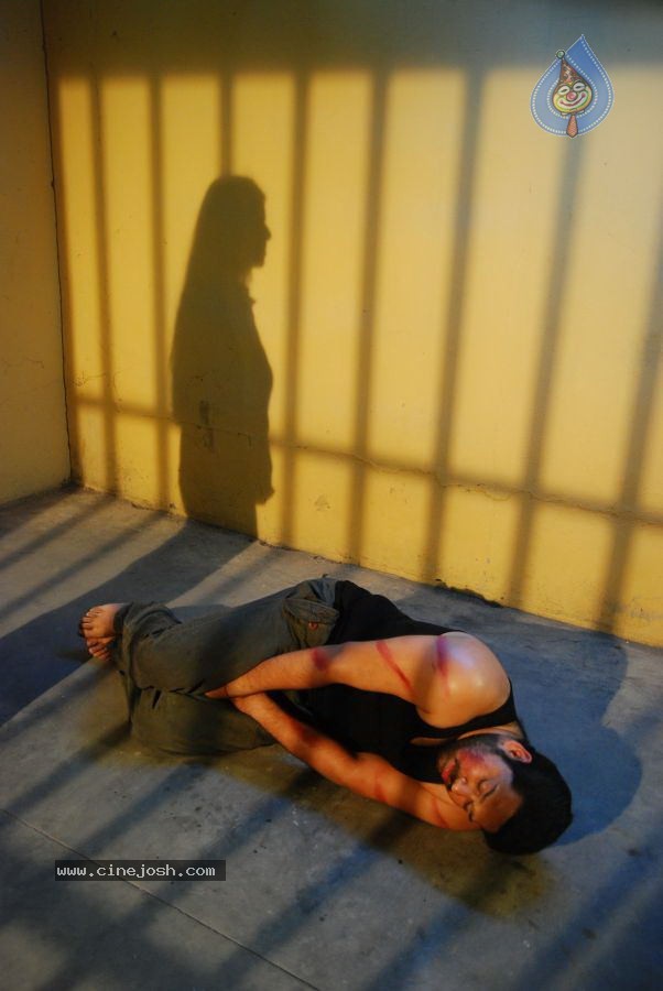 Ninaivil Nindraval Tamil Movie Stills - 53 / 124 photos