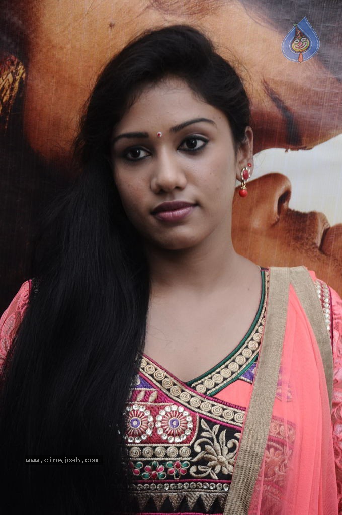 Ninnaiye Radhiyendru Ninaikkindrenadi Tamil Movie Stills - 59 / 96 photos