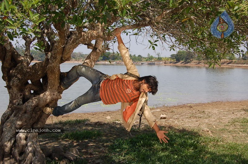 NINU CHOOSINA KSHANANA  Movie Stills - 3 / 16 photos