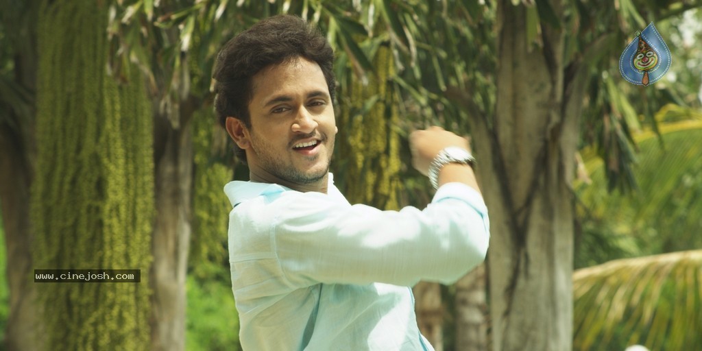 Ninu Chusaka Movie Stills n Posters - 26 / 72 photos