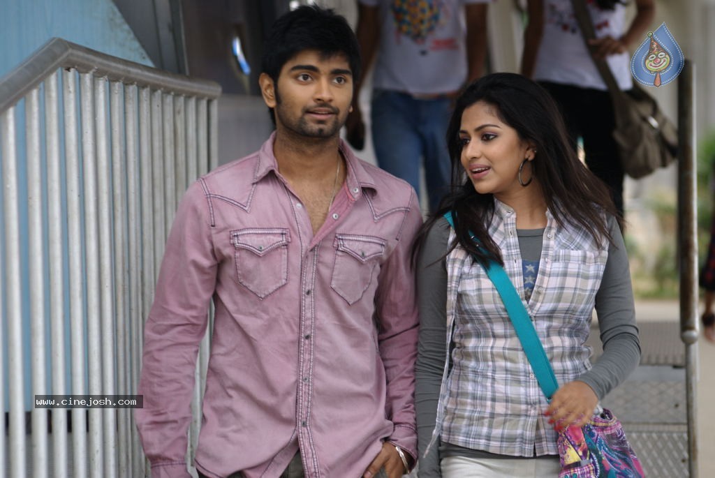 Nirantharam Nee Oohale Movie Stills - 8 / 21 photos