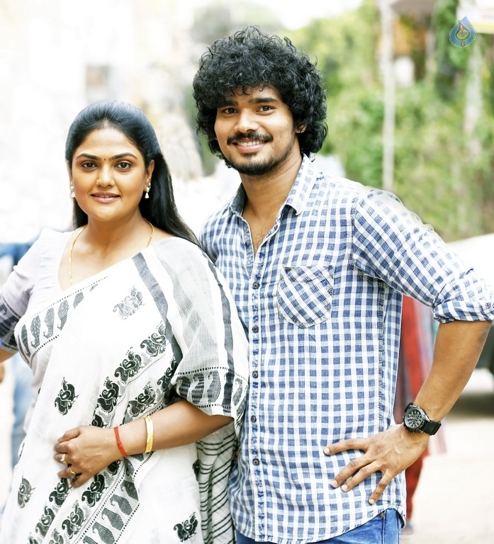 Nirosha in Nuvvu Thopu Raa Movie - 5 / 6 photos