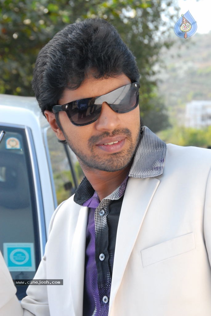 Nuvva Nena Movie Hot Stills - 13 / 25 photos