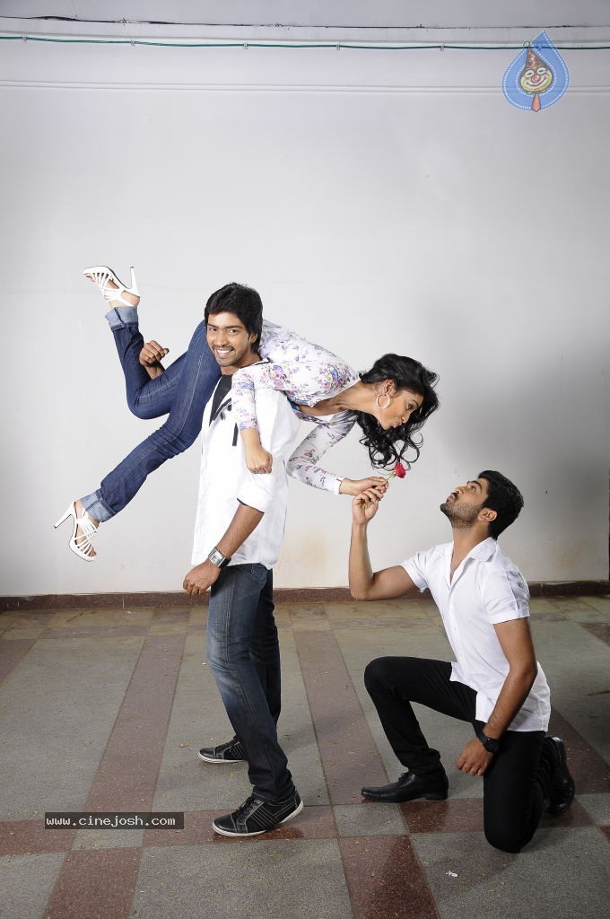 Nuvva Nena Movie Hot Stills - 25 / 25 photos