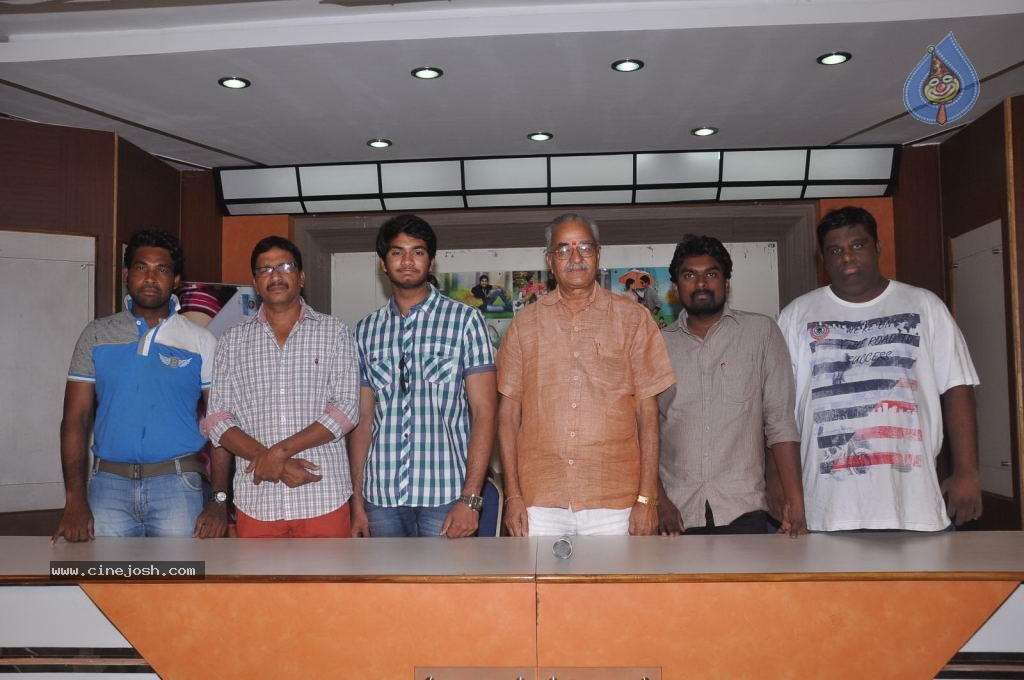 Nuvve Naa Bangaram Movie Pics - 2 / 13 photos