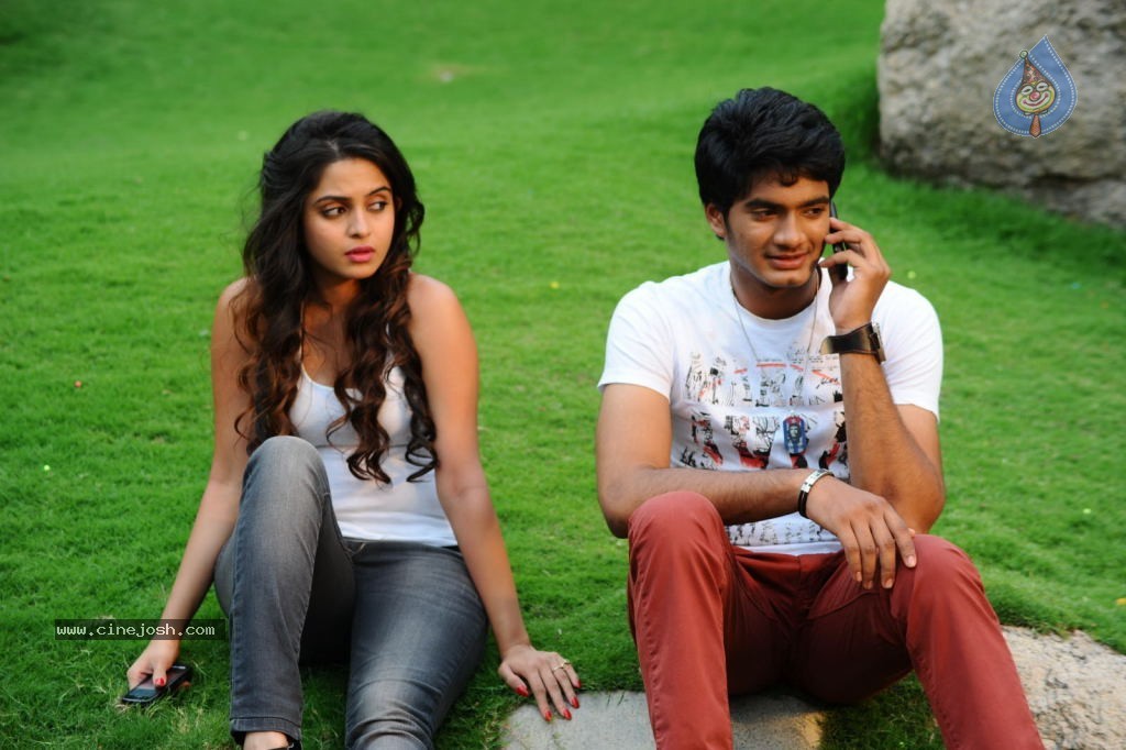 Nuvve Naa Bangaram Movie Pics - 8 / 13 photos
