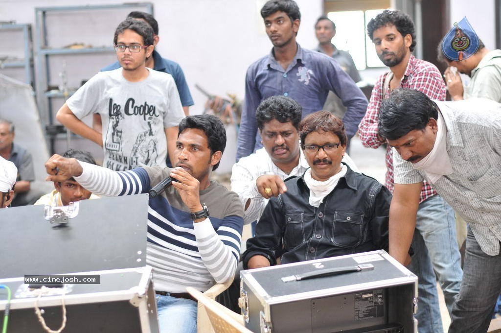 Nuvve Naa Bangaram Stills - 15 / 31 photos