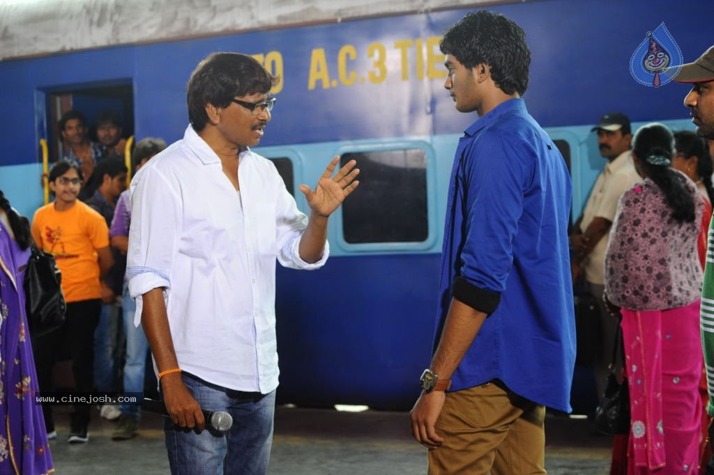 Nuvve Naa Bangaram Stills - 25 / 31 photos