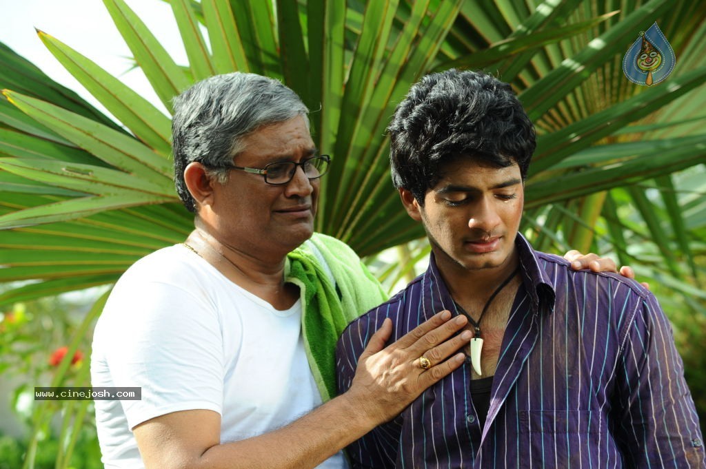 Nuvve Naa Bangaram Stills n Walls - 23 / 53 photos