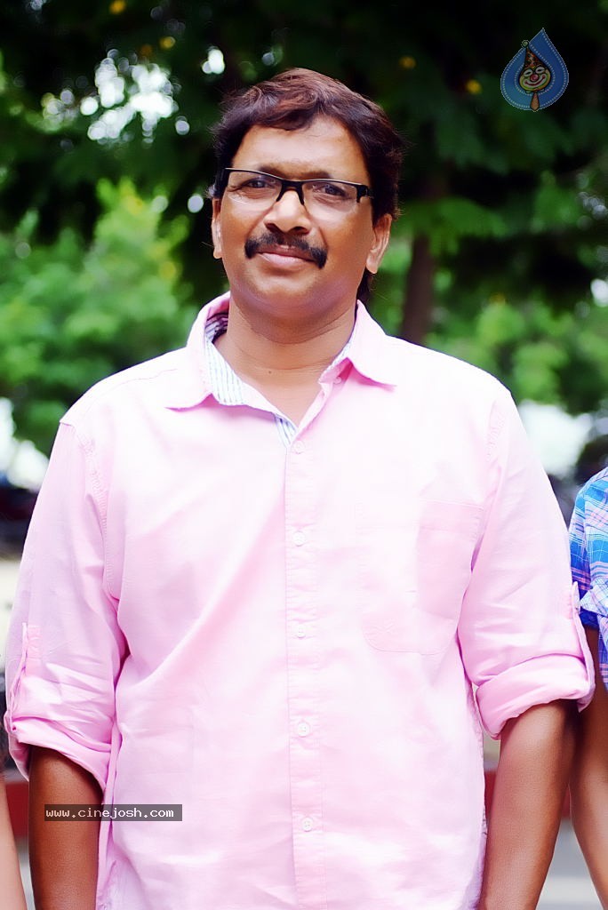 Nuvve Naa Bangaram Stills n Walls - 36 / 53 photos