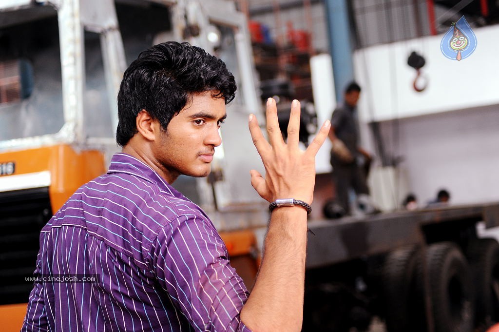 Nuvve Naa Bangaram Stills n Walls - 53 / 53 photos