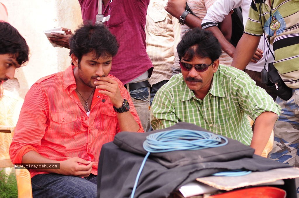 Nuvvekkadunte Nenakkadunta Movie Stills - 27 / 70 photos